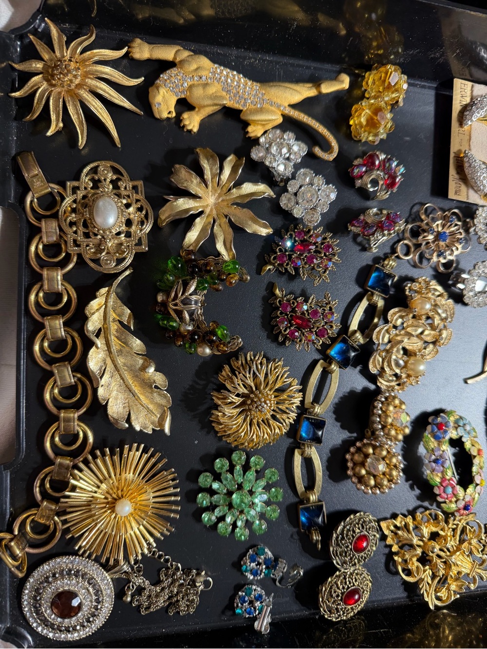 WONDERS FOUND-VINTAGE JEWELRY FOR A POSHMARK SHOW AT 8PM ET - Picture 4 of 4